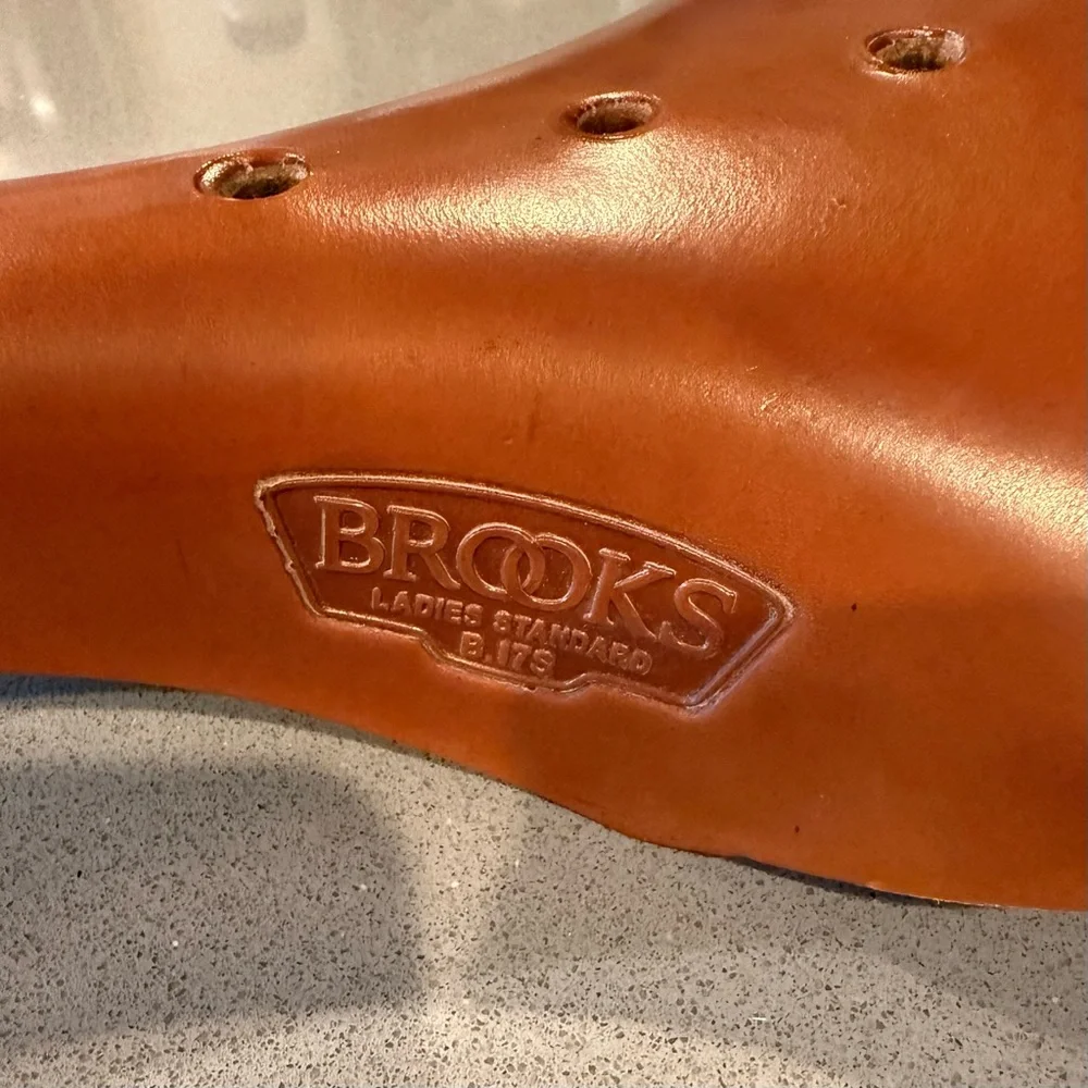 Brooks Honey Leather Bicycle Saddle - Picture 2 of 9